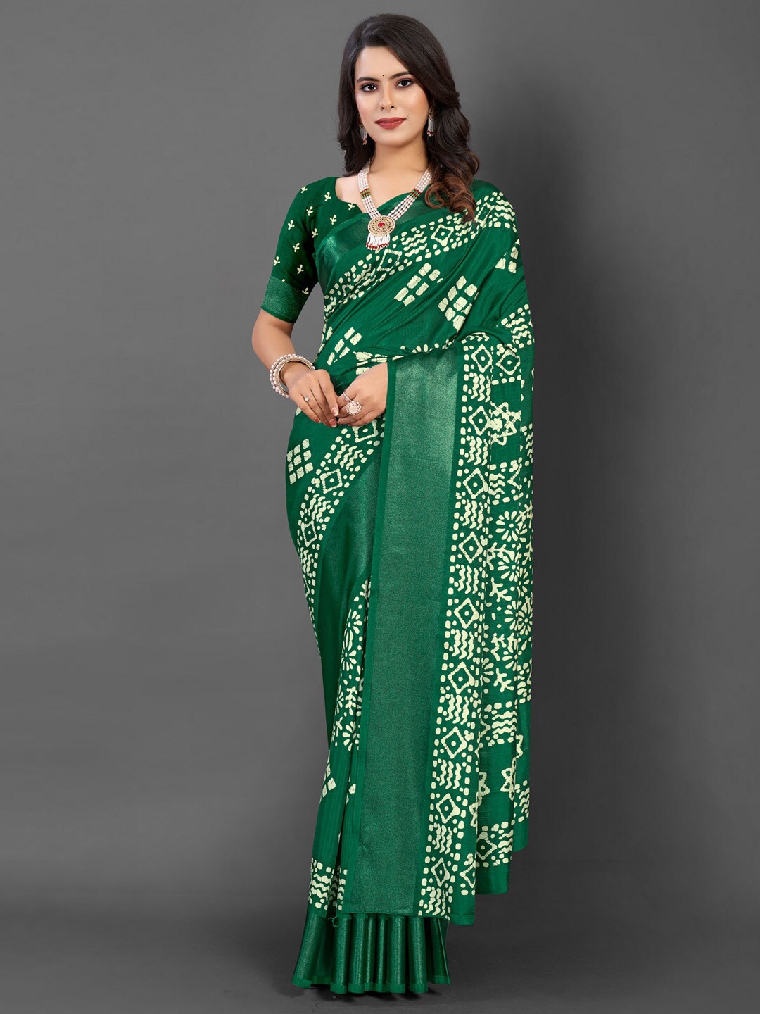 

Mitera Ethnic Motifs Printed Bagh Saree, Green