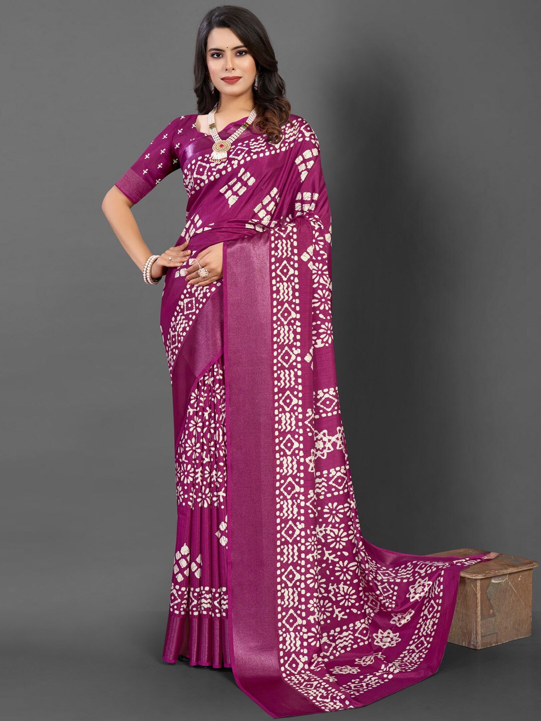 

Mitera Dola Silk Ethnic Printed Bagh Saree, Magenta