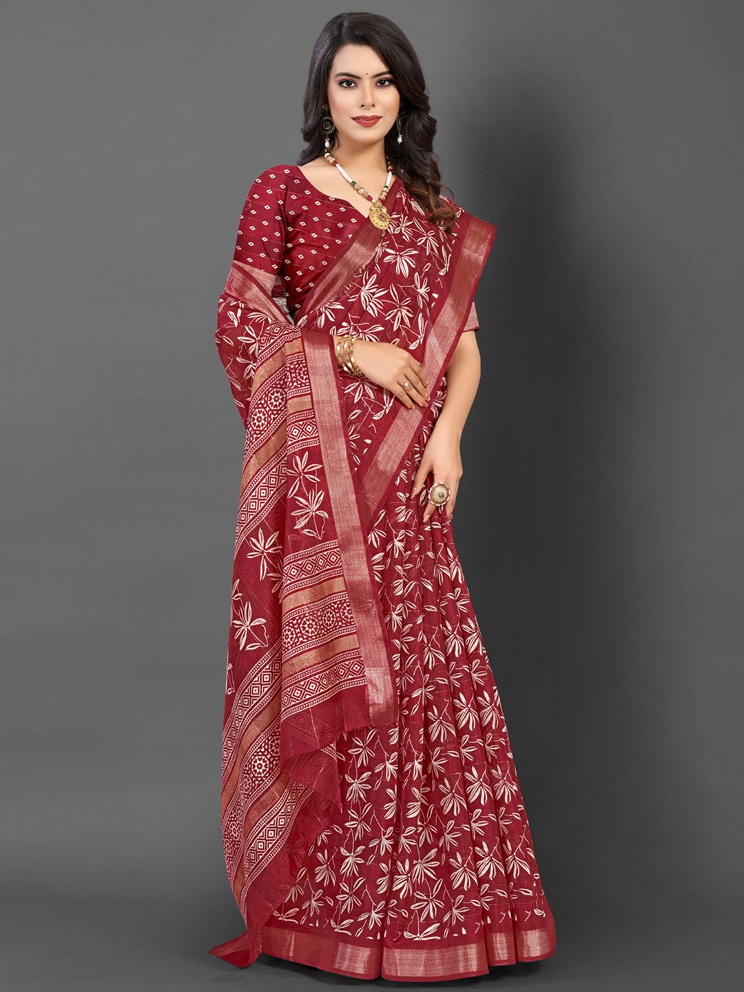 

Mitera Floral Printed Zari Saree, Maroon