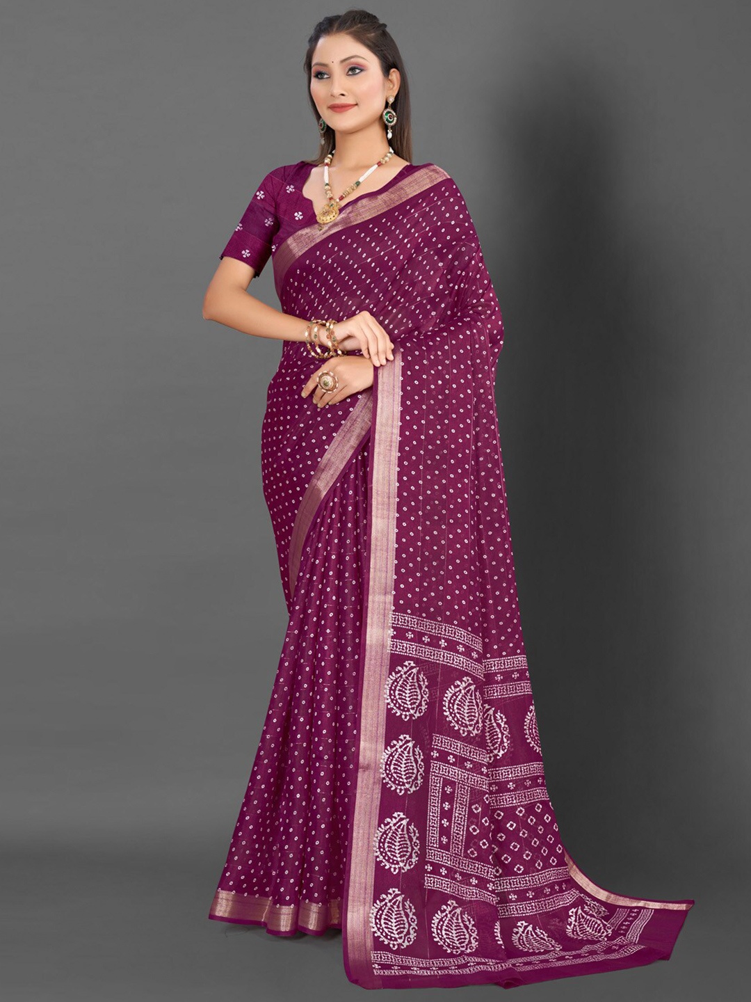 

Mitera Bandhani Printed Zari Saree, Magenta
