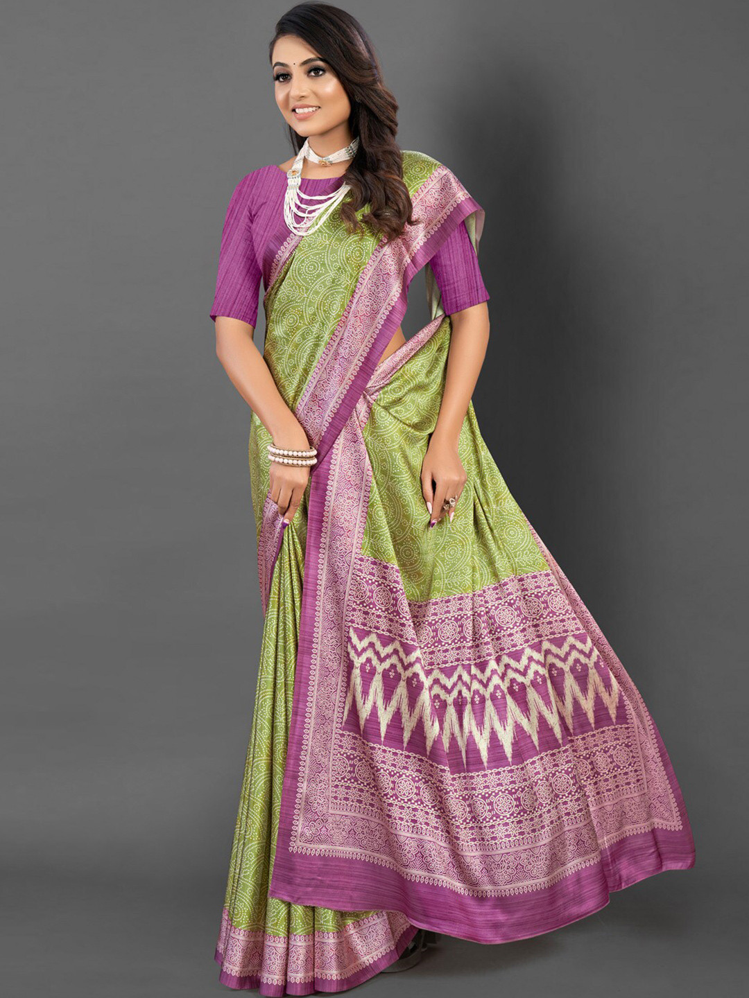 

Mitera Ethnic Motifs Printed Satin Saree, Green