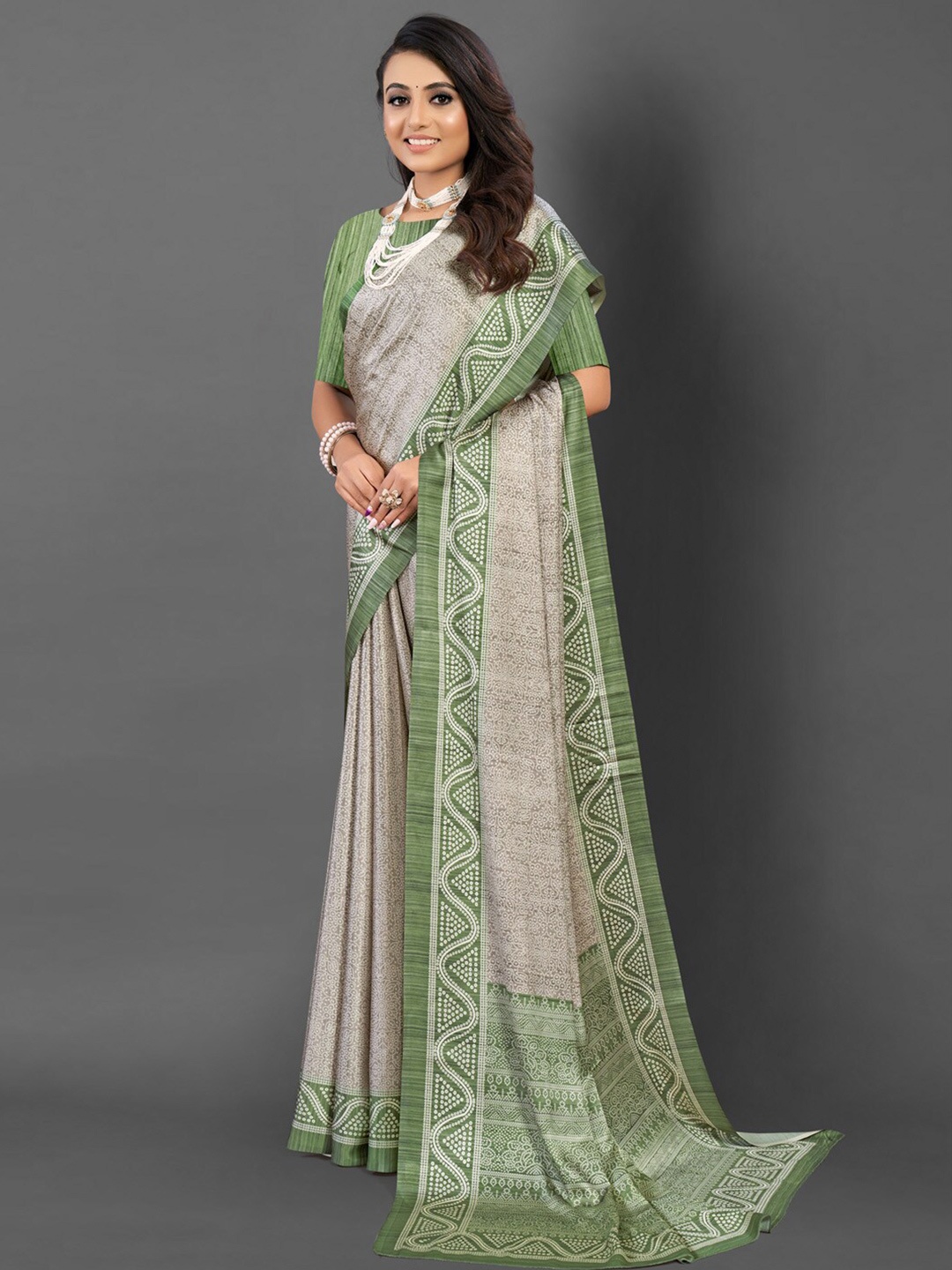 

Mitera Ethnic Motifs Printed Satin Saree, Grey