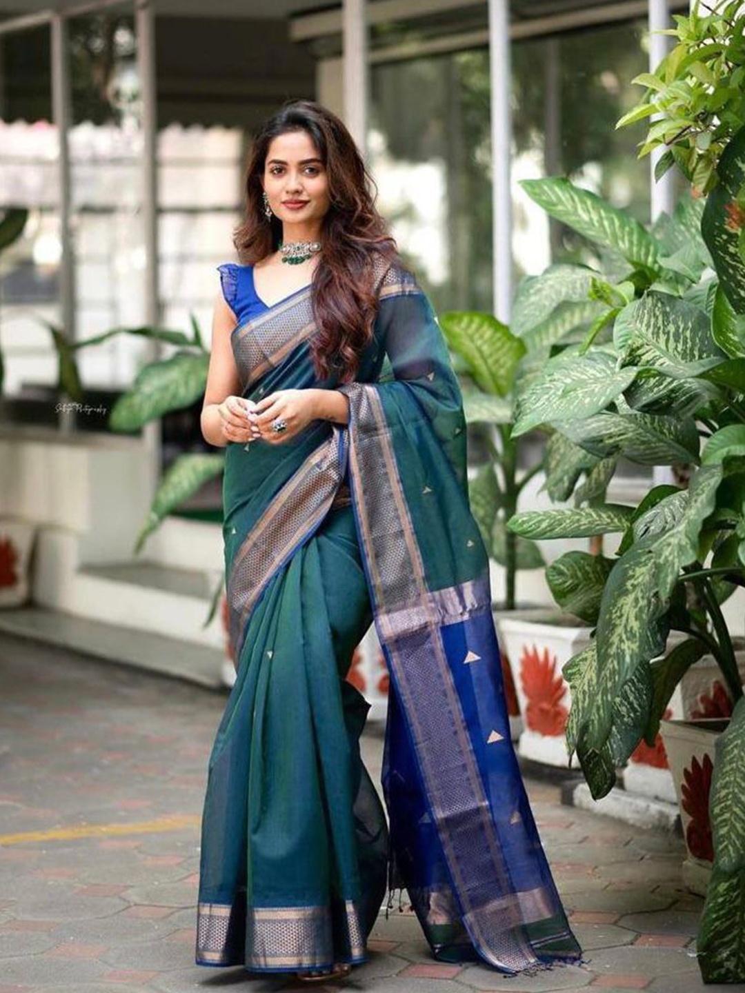 

NIWAA Ethnic Motifs Zari Kanjeevaram Saree, Turquoise blue