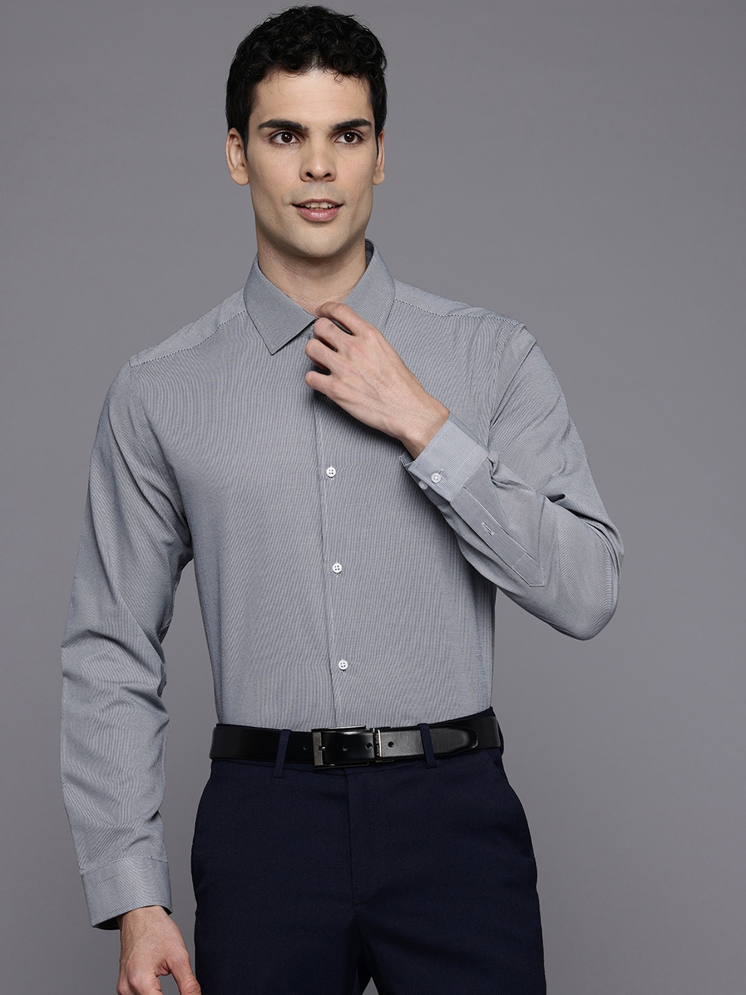 

Burton Men Slim Fit Pure Cotton Micro Checked Formal Shirt, Black