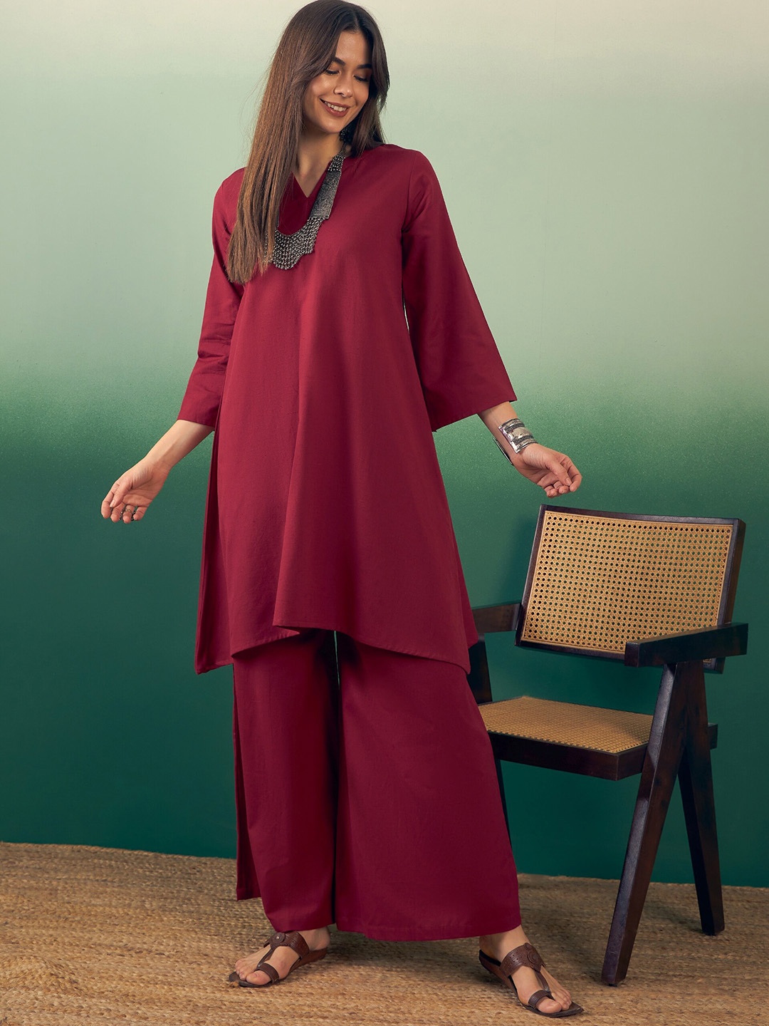 

InWeave Regular Pure Cotton Kurta With Palazzos, Burgundy
