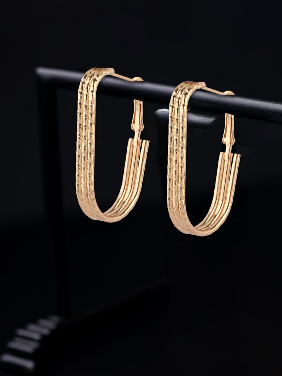 

DressBerry Gold-Toned Gold-Plated Classic Hoop Earrings