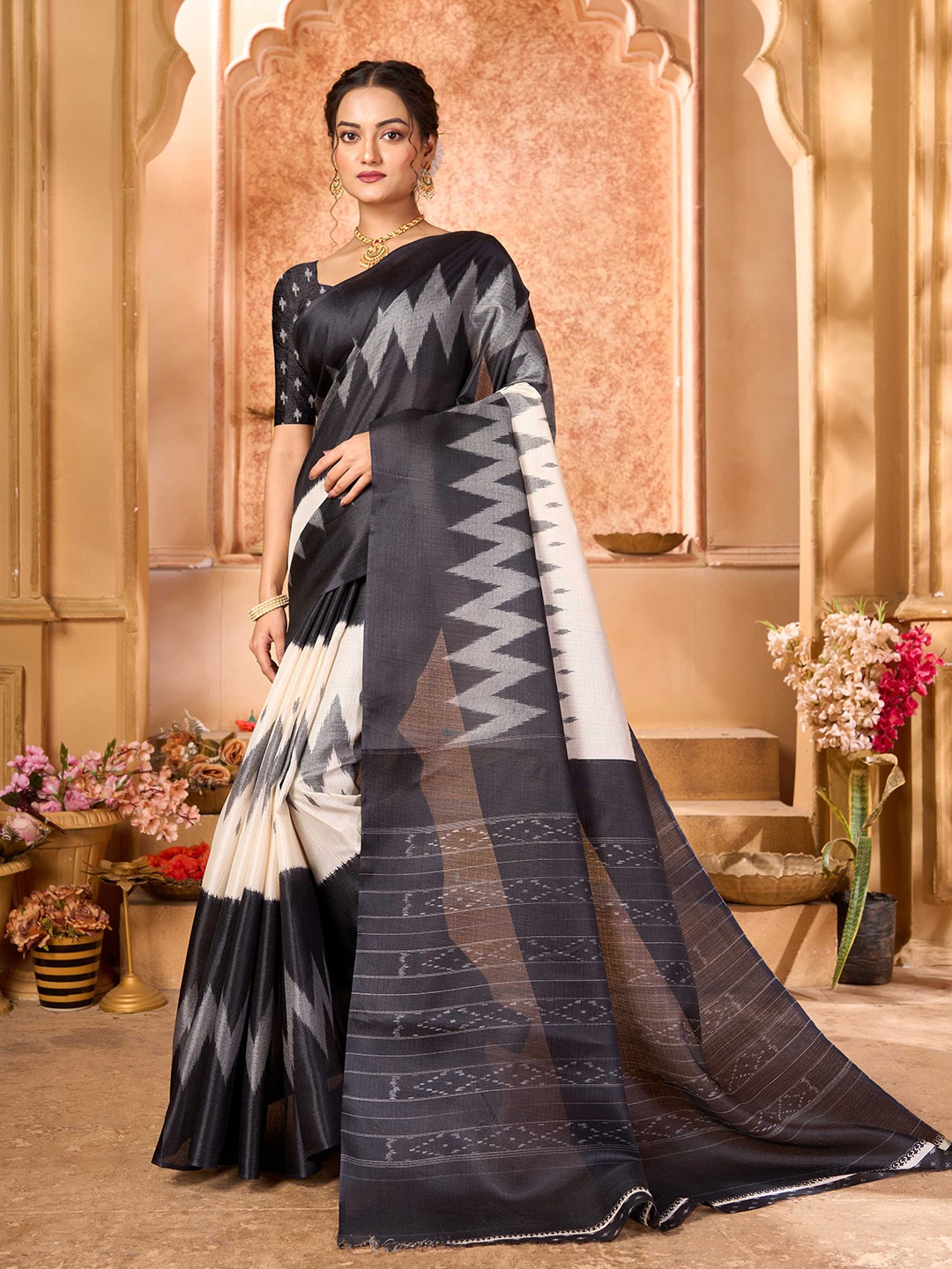 

KALINI Silk Cotton Khadi Saree, Black