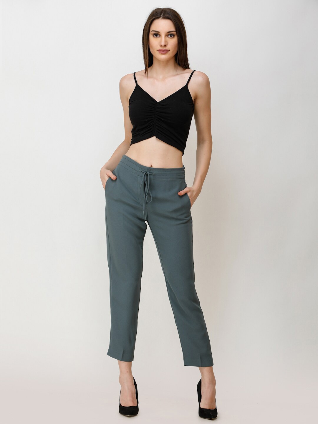 

SCORPIUS Shoulder Strap Ruched Fitted Crop Top, Black