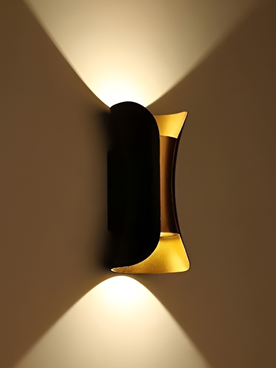 

DENICRAAS White & Black Aluminium Contemporary Abstract Shaped Shaped Wall Lamp