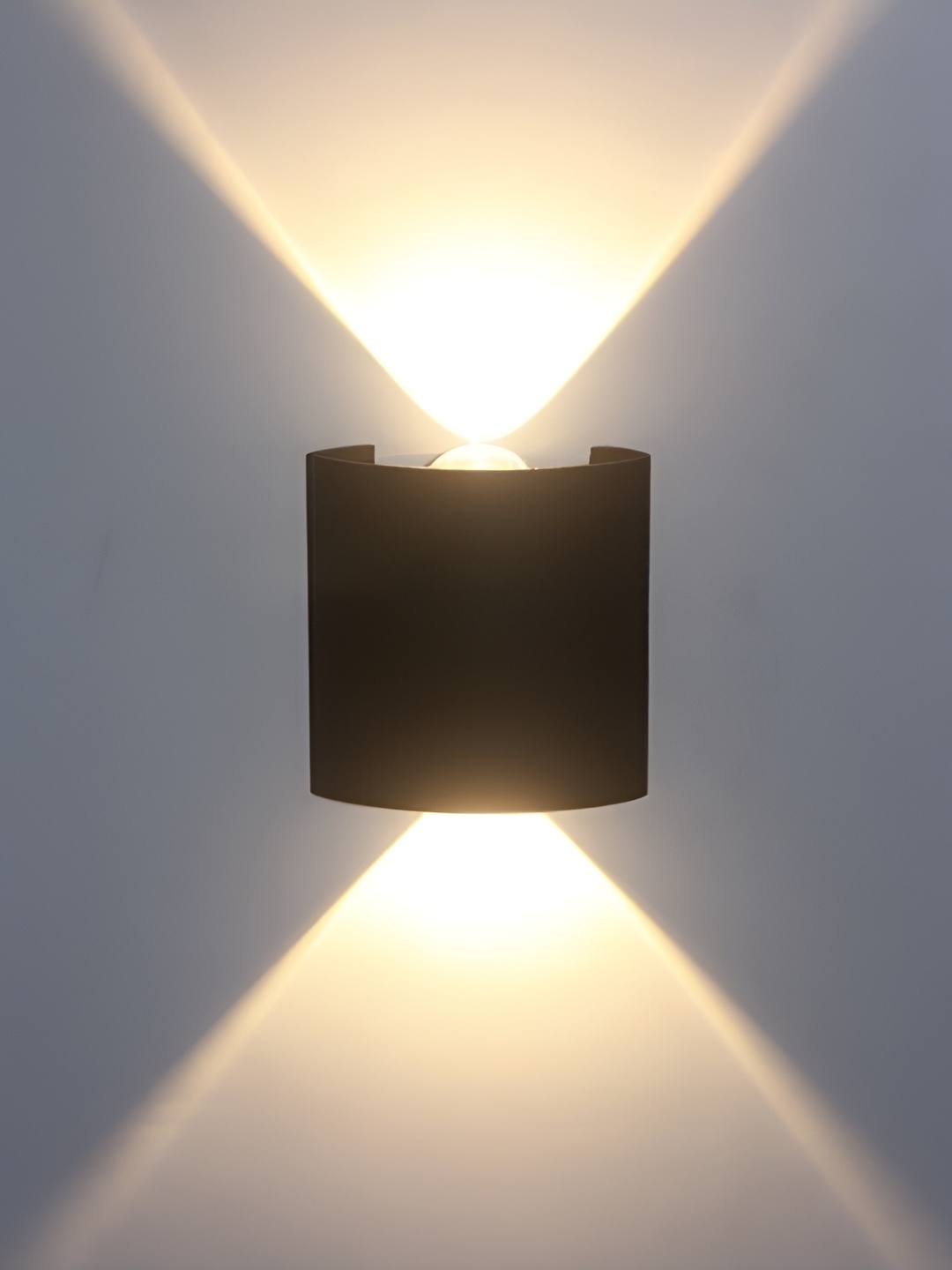 

DENICRAAS Black Acrylic Cylindrical Shaped Wall Lamp