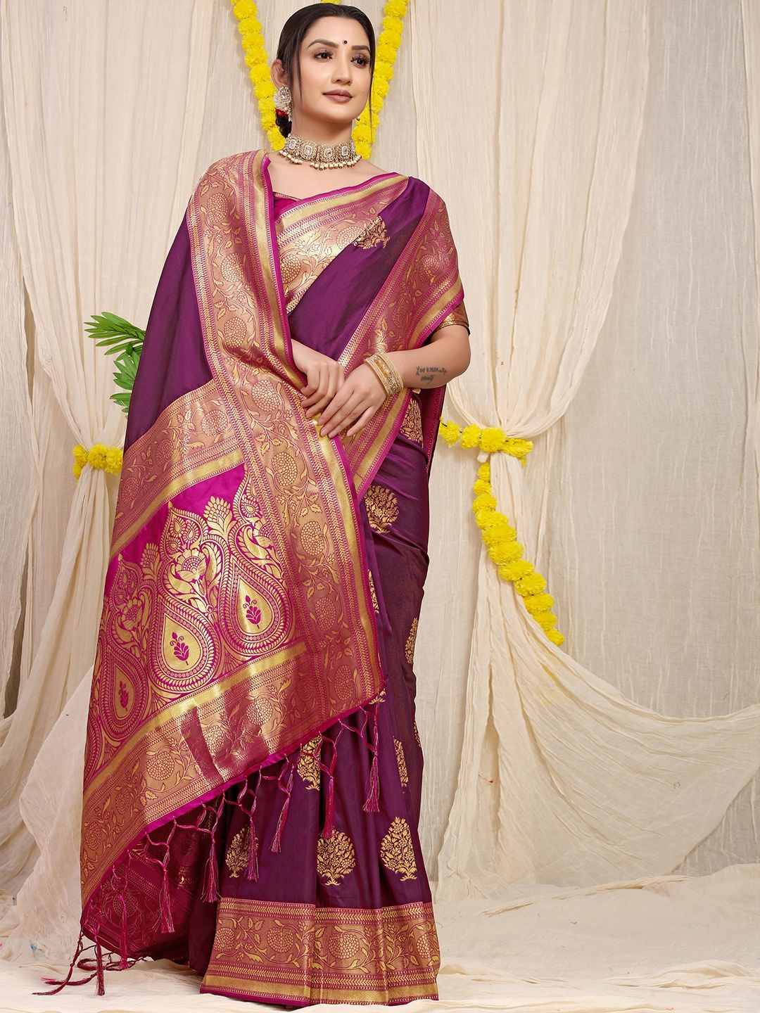 

PATIALAPICKS Ethnic Motifs Woven Design Zari Pure Silk Kanjeevaram Saree, Magenta