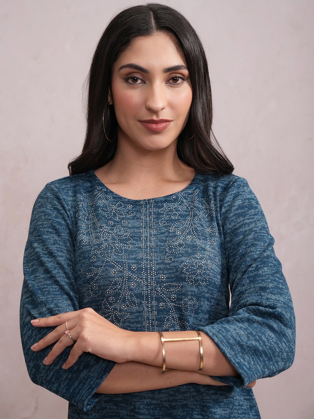 

Vishudh Teal Blue Abstract Printed Sequined Straight Kurta