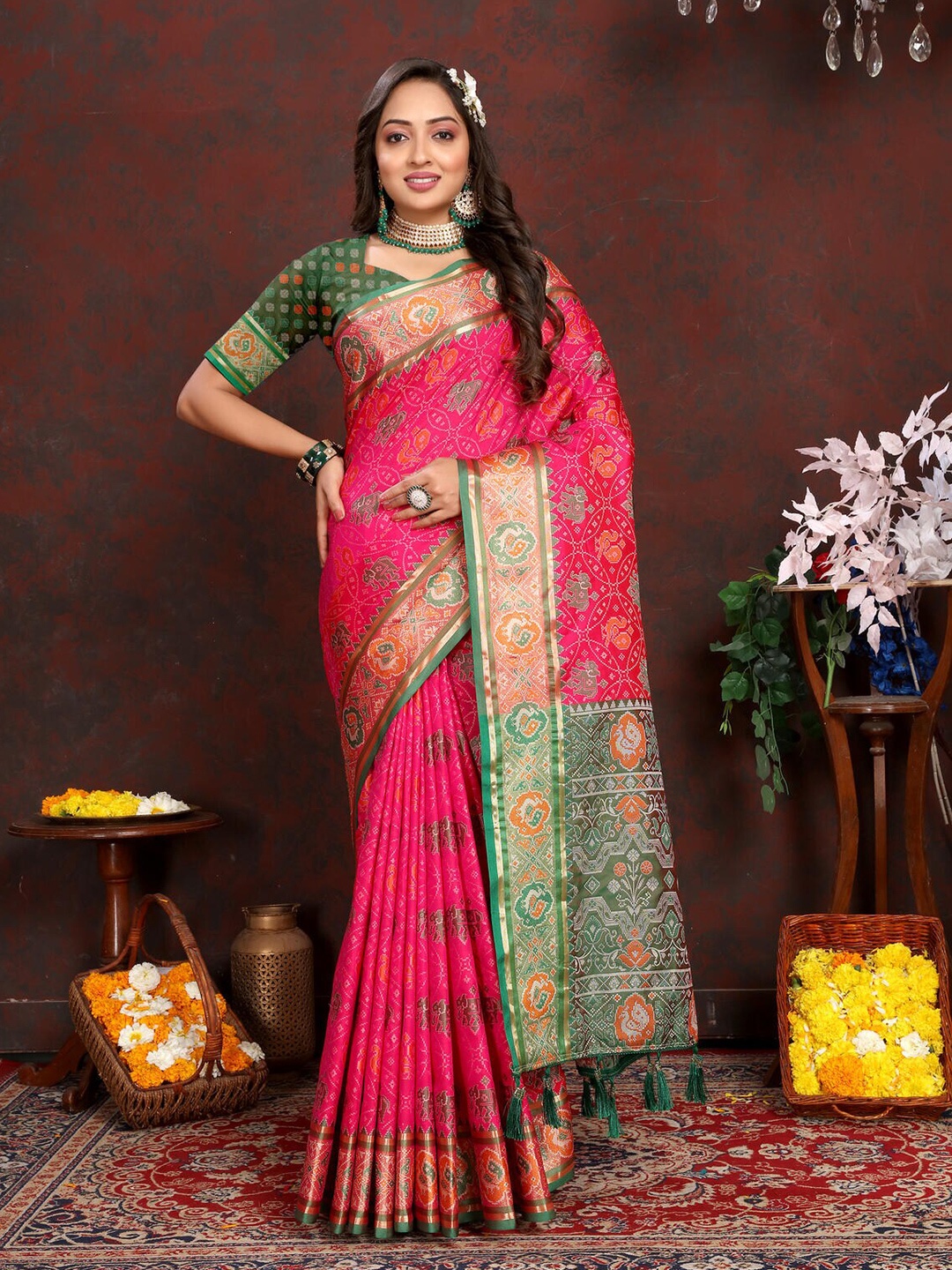 

CATCHY FOREVER Ethnic Motifs Woven Design Zari Paithani Saree, Pink