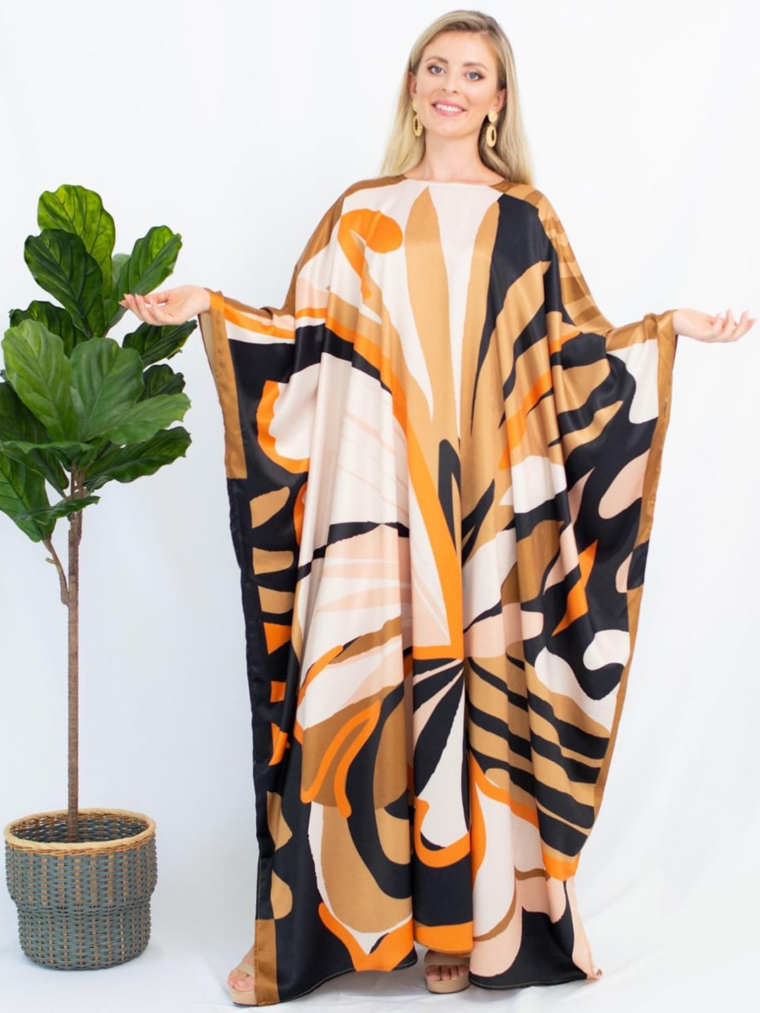 

UMANTA Striped Flared Sleeves Satin Kaftan Dress, Beige