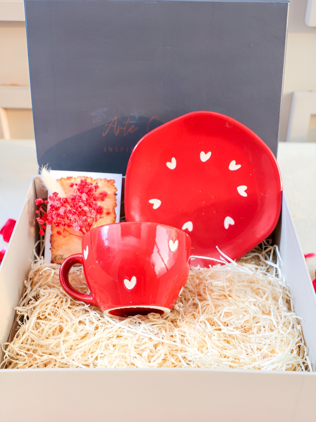 

Artecasa Red Ceramic Cup Saucer Mini Dried Bunch Card - Sweetheart Surprise Gift Box