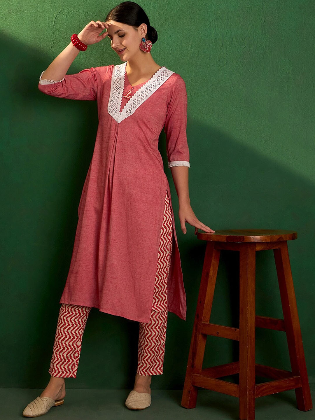 

Sangria Laced Up Straight Kurta With Trouser, Pink