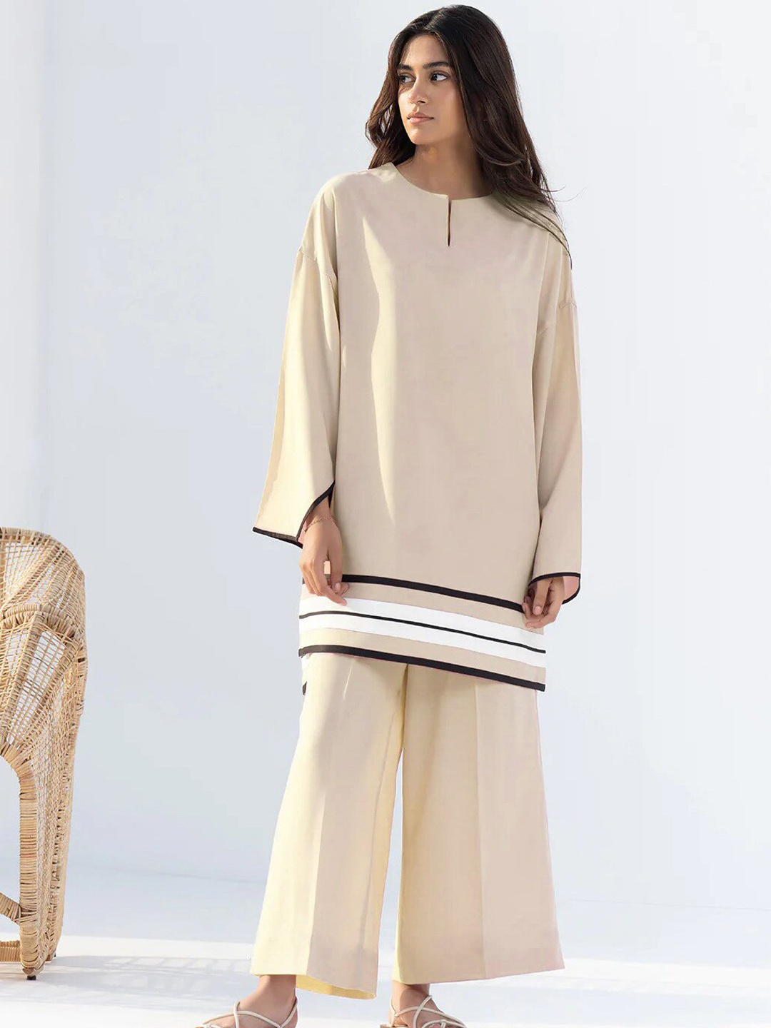 

UMANTA Long Sleeves Top With Trousers, Cream