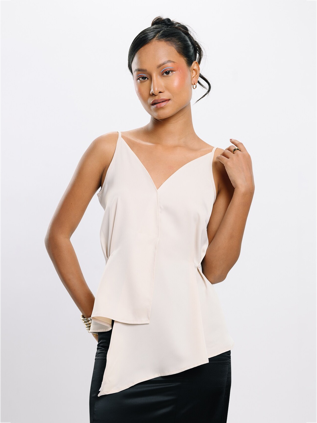 

FREAKINS V-Neck Asymmetric Hem Satin Top, White