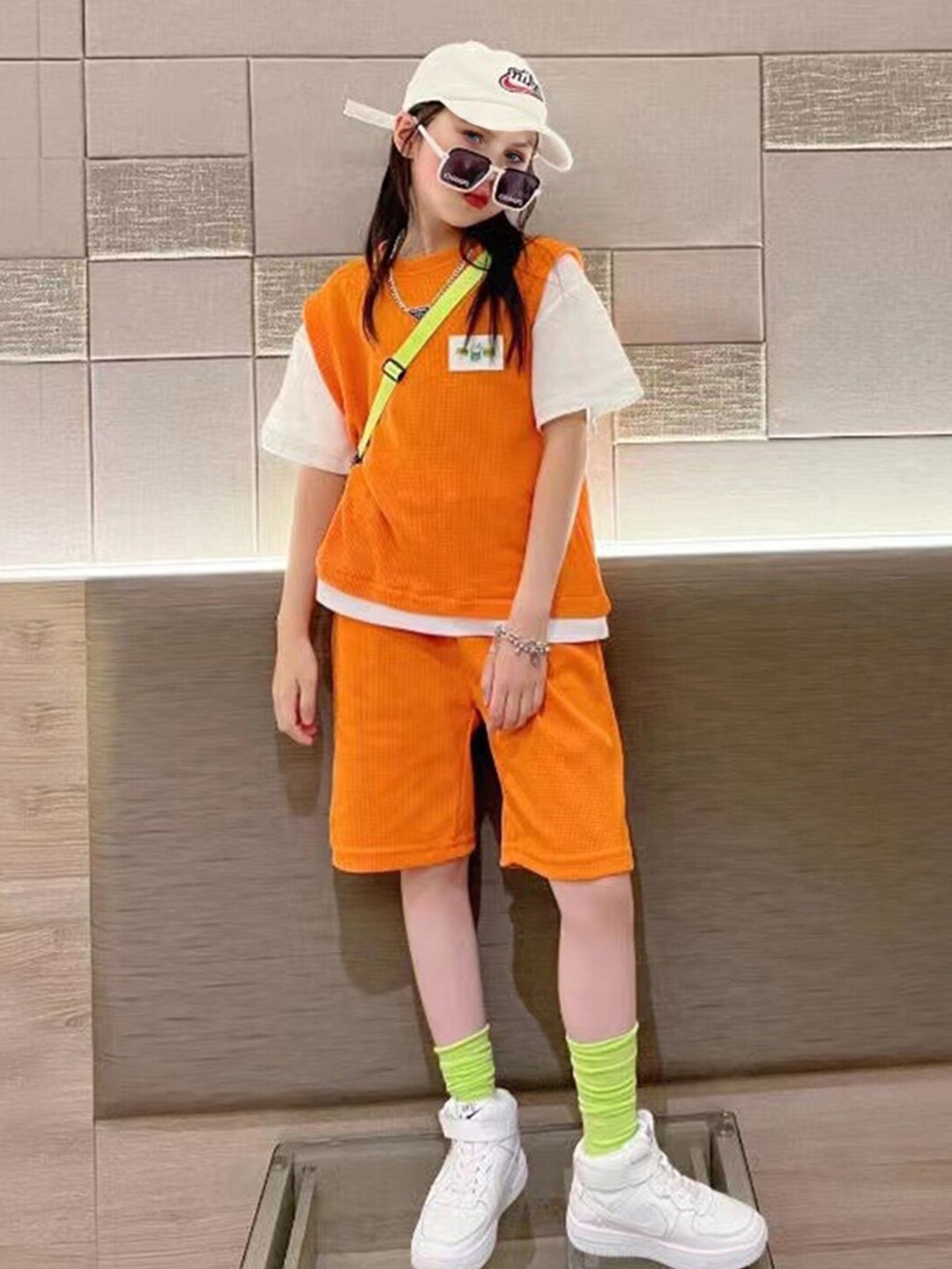 

INCLUD Girls Round Neck T-shirt with Shorts, Orange