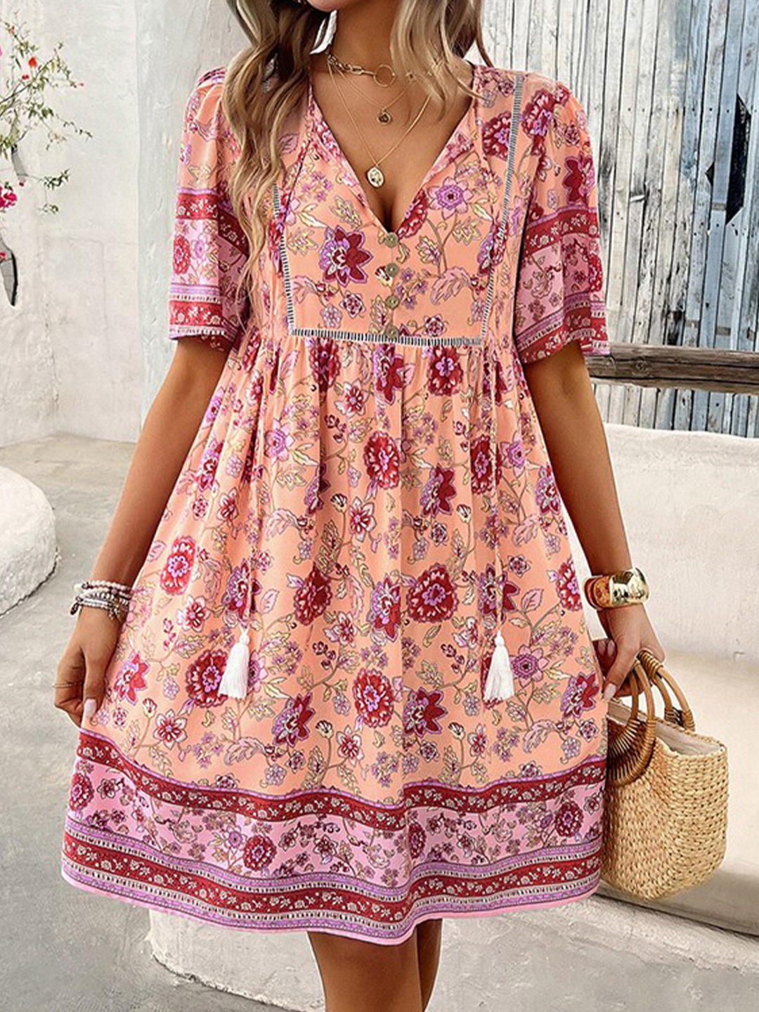 

StyleCast x Revolte Pink Floral Print Tie-Up Neck Gathered A-Line Dress