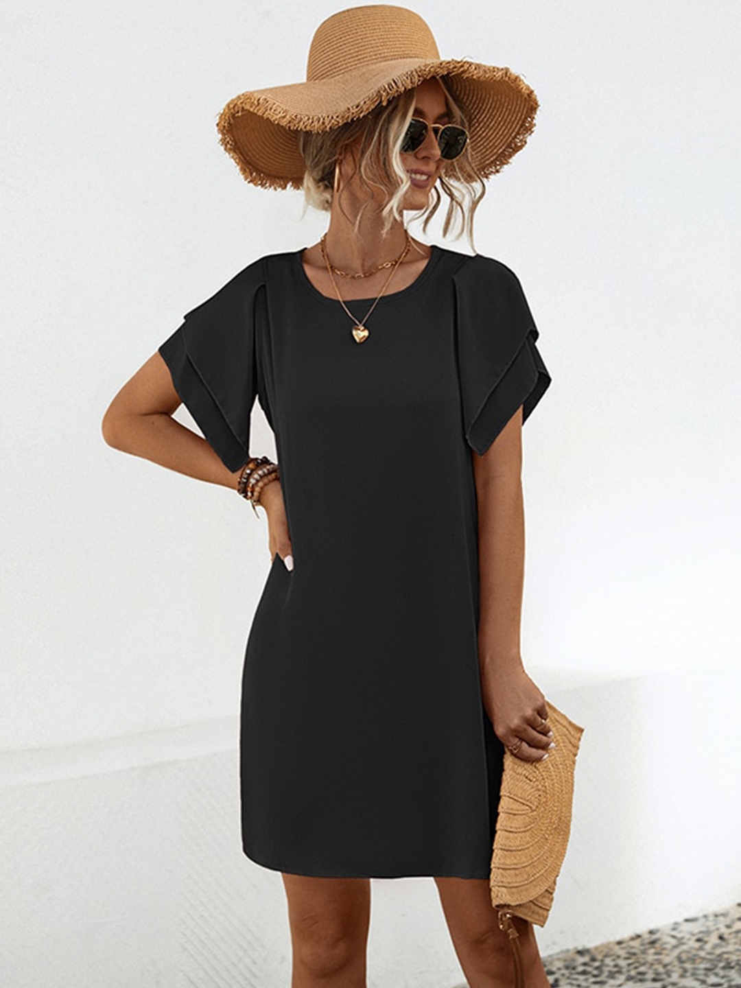 

StyleCast x Revolte Black Round Neck Flared Sleeves Sheath Dress