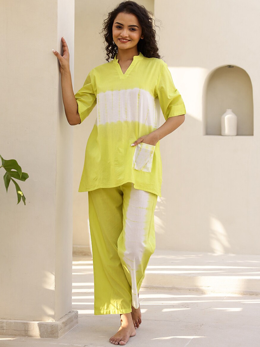 

SANSKRUTIHOMES Yellow Tie and Dyed Pure Cotton Night suit