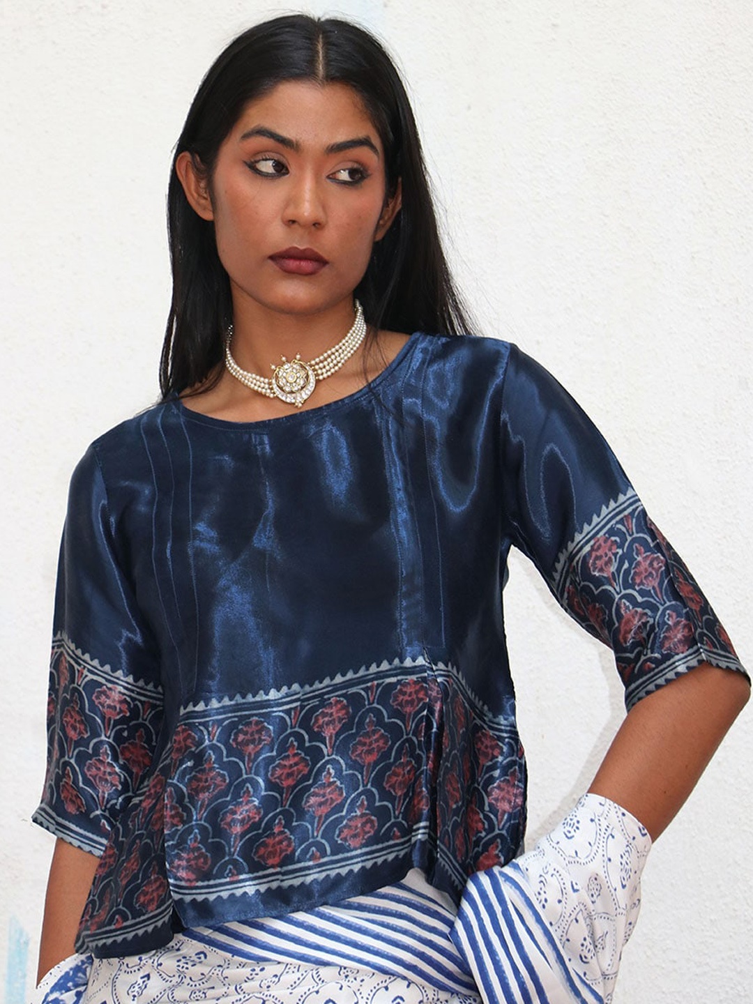 

Chidiyaa Ethnic Motifs Block Printed Mashru Slik Saree Blouse, Navy blue