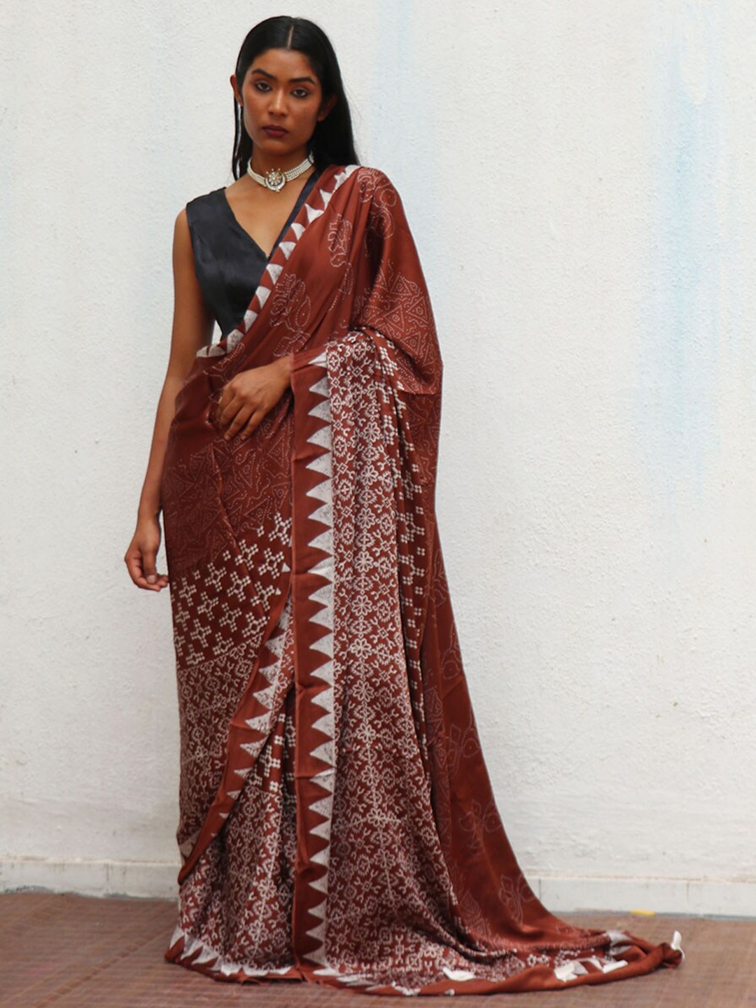

Chidiyaa Geometric Printed Pure Silk Block Print Saree, Brown