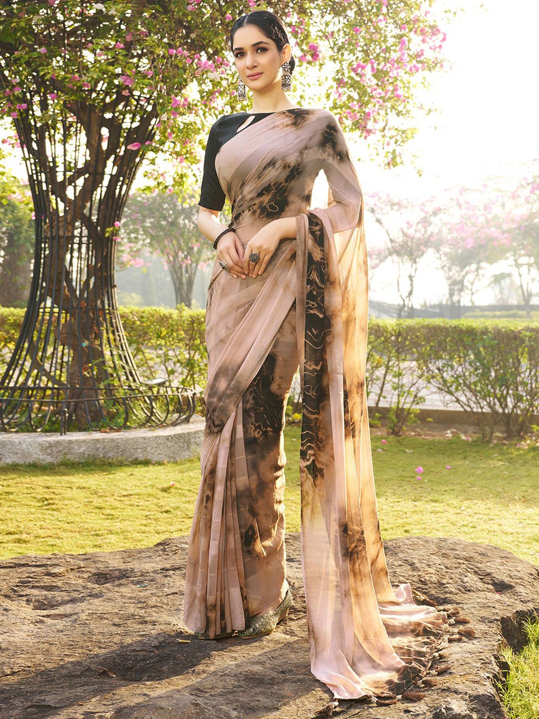 

Mitera Printed Pure Georgette Fusion Saree, Beige