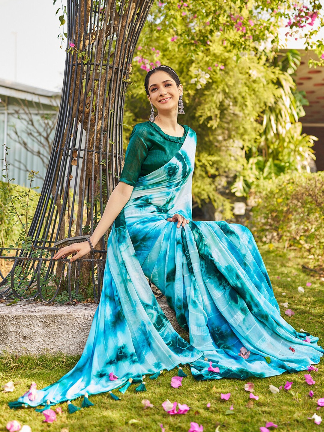 

Mitera Tie And Dye Printed Pure Georgette Saree, Blue