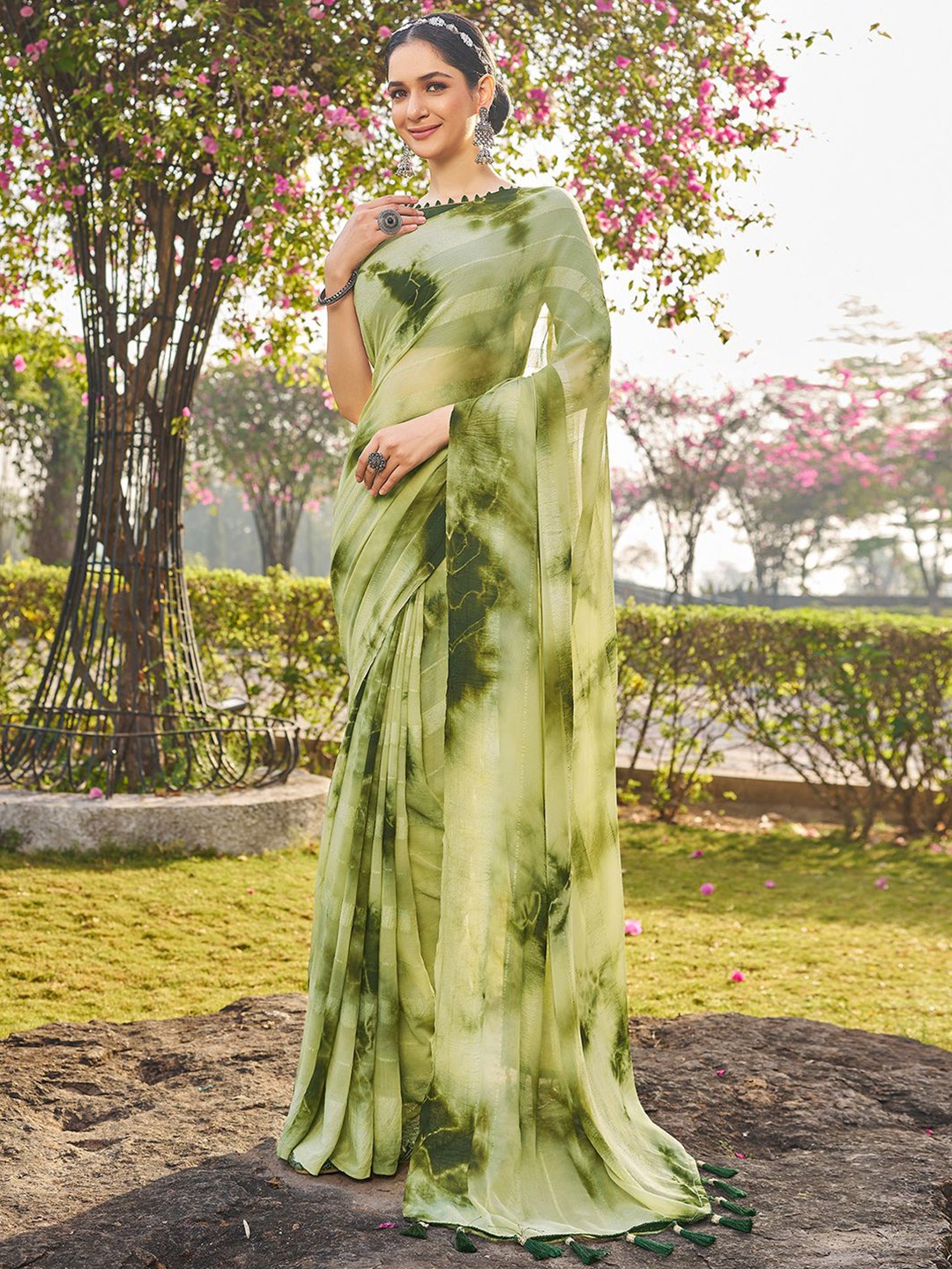 

Mitera Tie and Dye Pure Georgette Leheriya Saree, Green