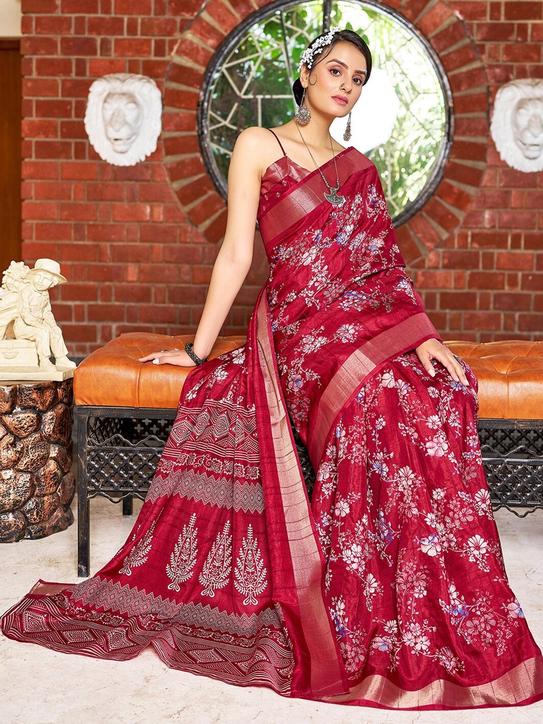 

Mitera Floral Printed Kanjeevaram Zari Saree, Maroon