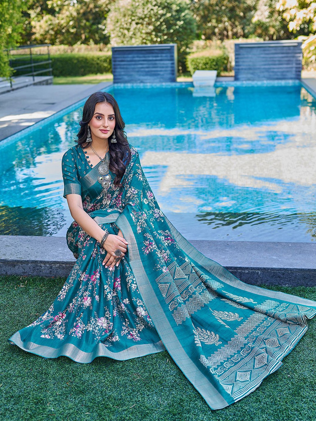 

Mitera Floral Printed Zari Kanjeevaram Saree, Teal