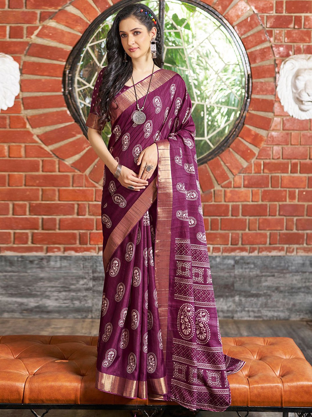 

Mitera Floral Printed Zari Kanjeevaram Saree, Purple