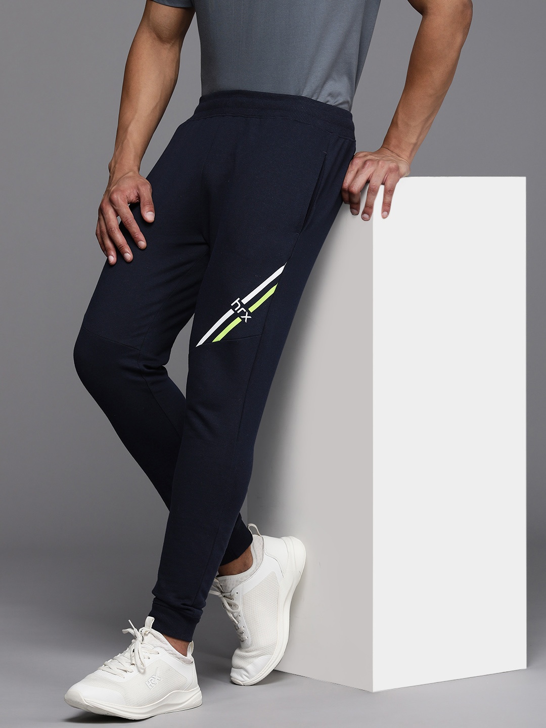

HRX by Hrithik Roshan Men Lifestyle Self Design Regular Fit Joggers, Navy blue