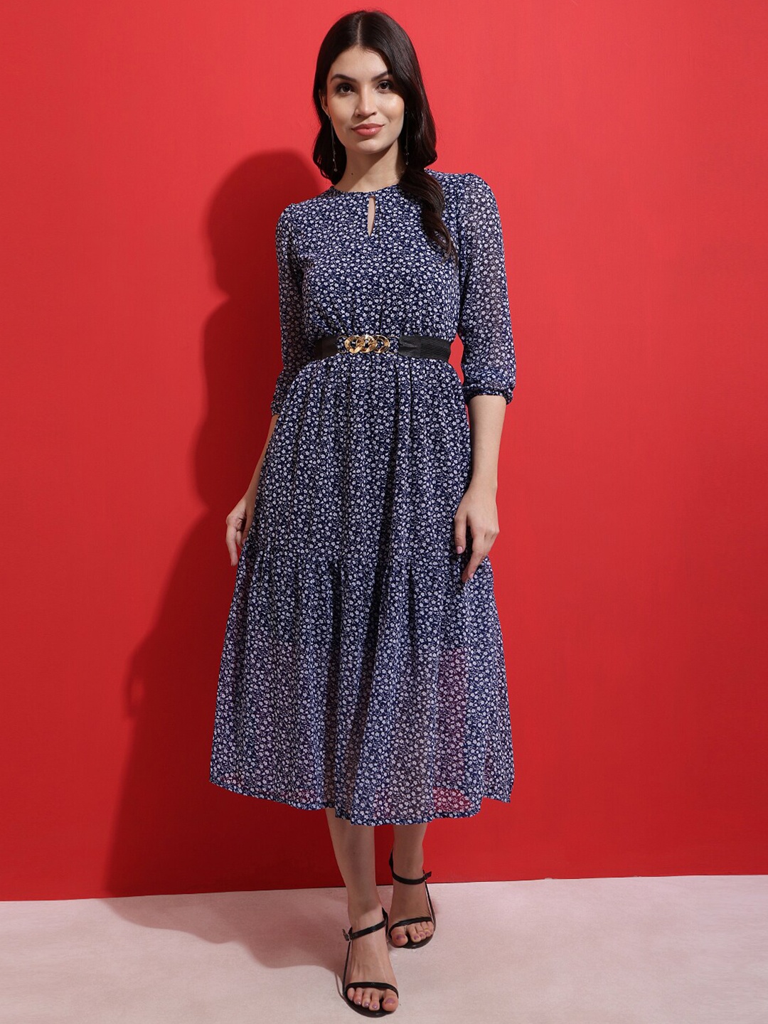 

SQew Floral Printed Keyhole Neck Georgette Gathered or Pleated A-Line Midi Dress, Blue