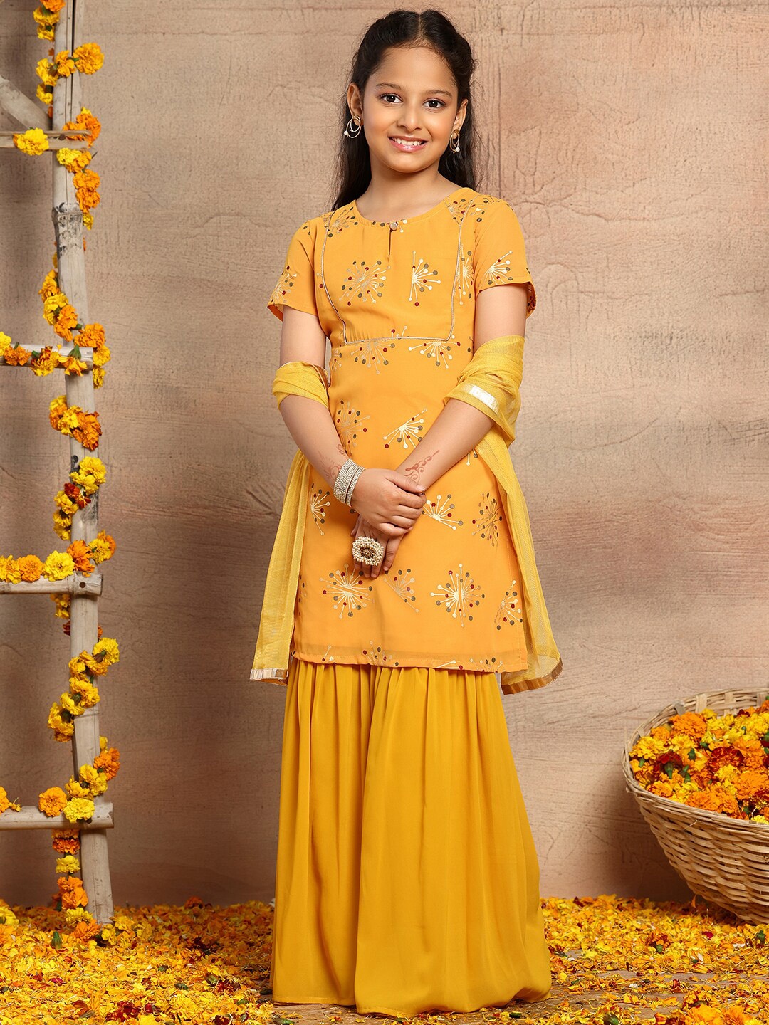 

Miss Indya Girls Printed Regular Kurta with Palazzos & Dupatta, Yellow