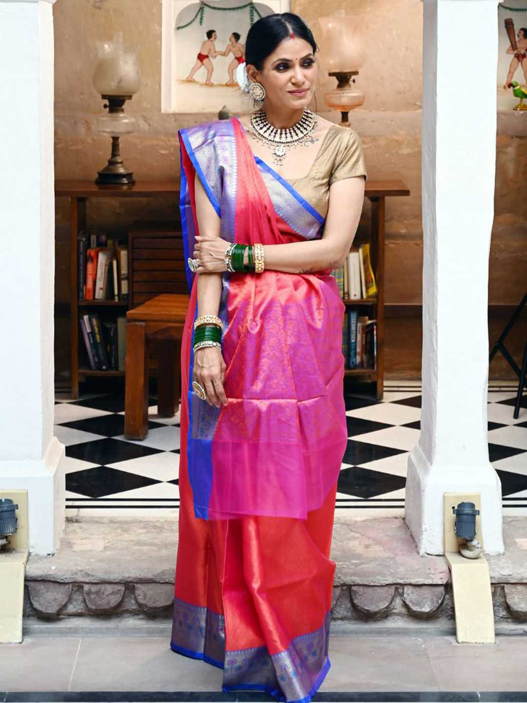 

Humairah Woven Design Zari Art Silk Banarasi Saree, Red