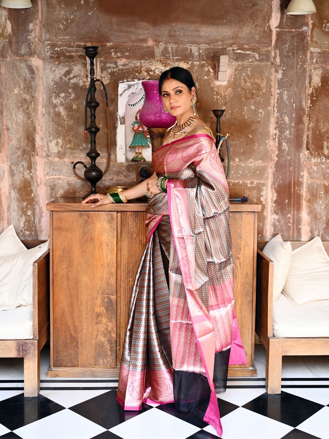

Humairah Woven Design Zari Silk Blend Banarasi Saree, Black