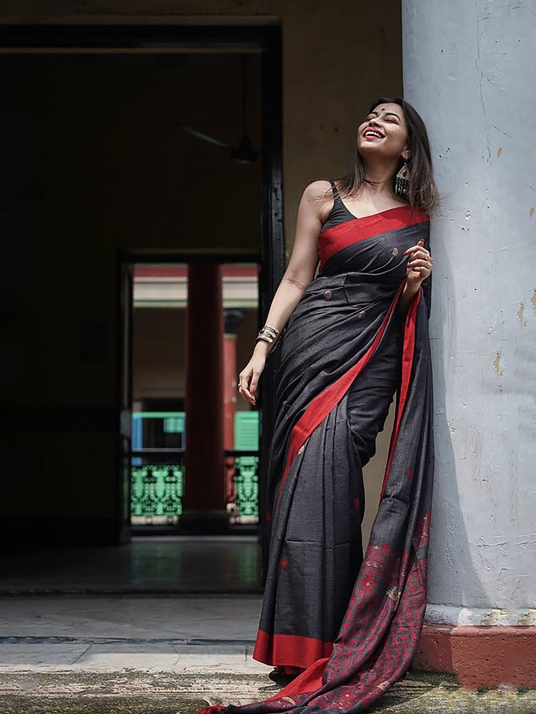 

Anjaneya Sarees Woven Design Saree, Black