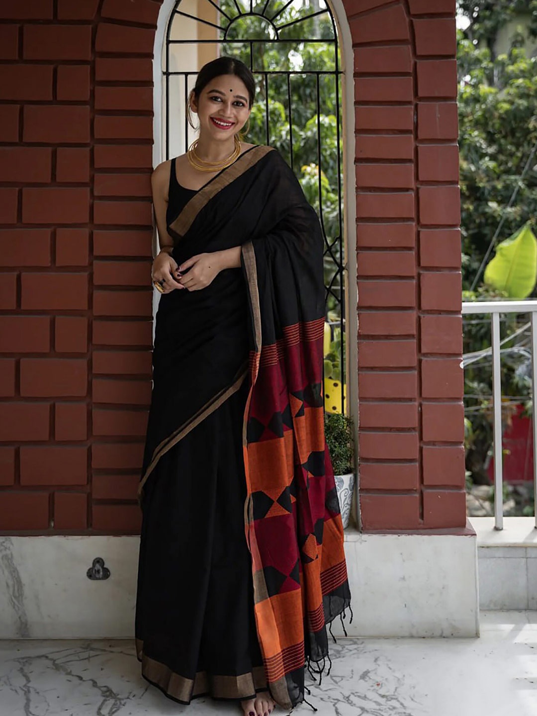 

Anjaneya Sarees Woven Design Zari Banarasi Saree, Black