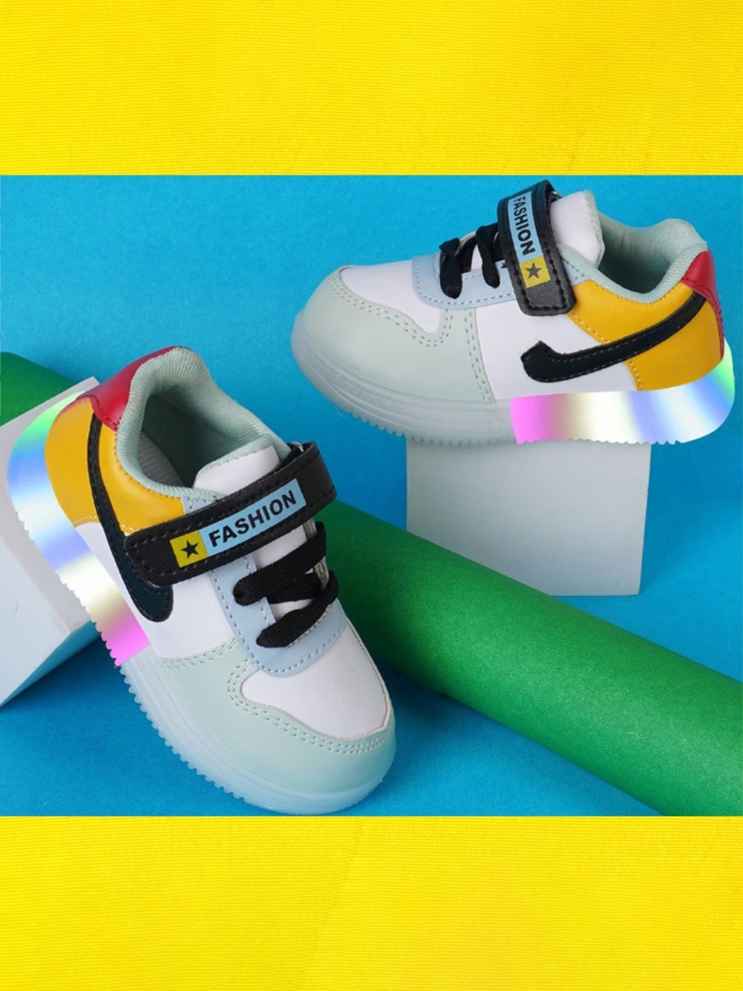 

BAESD Kids Colourblocked LED Sneakers, Green