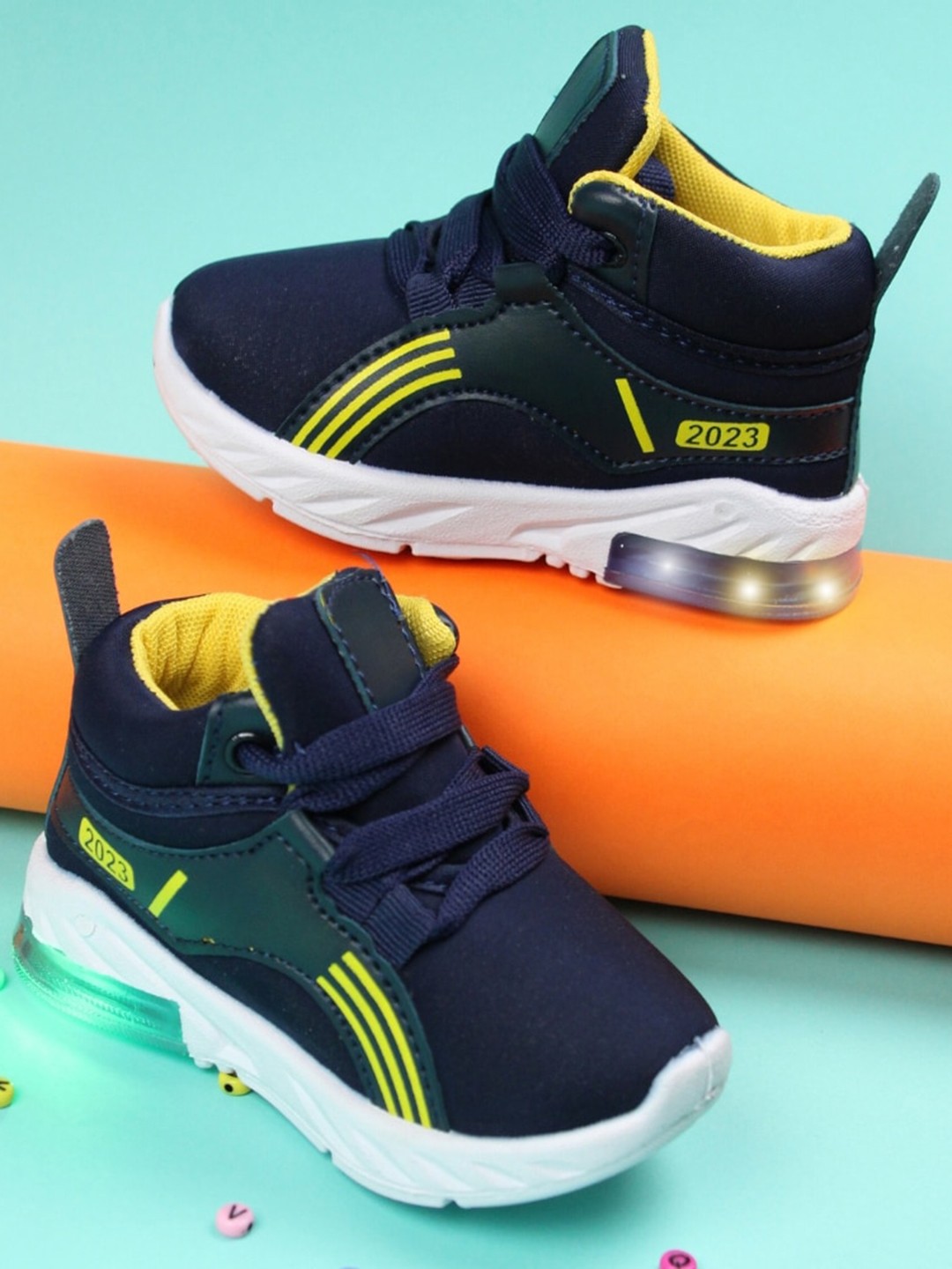 

BAESD Kids Textured LED Sneakers, Blue
