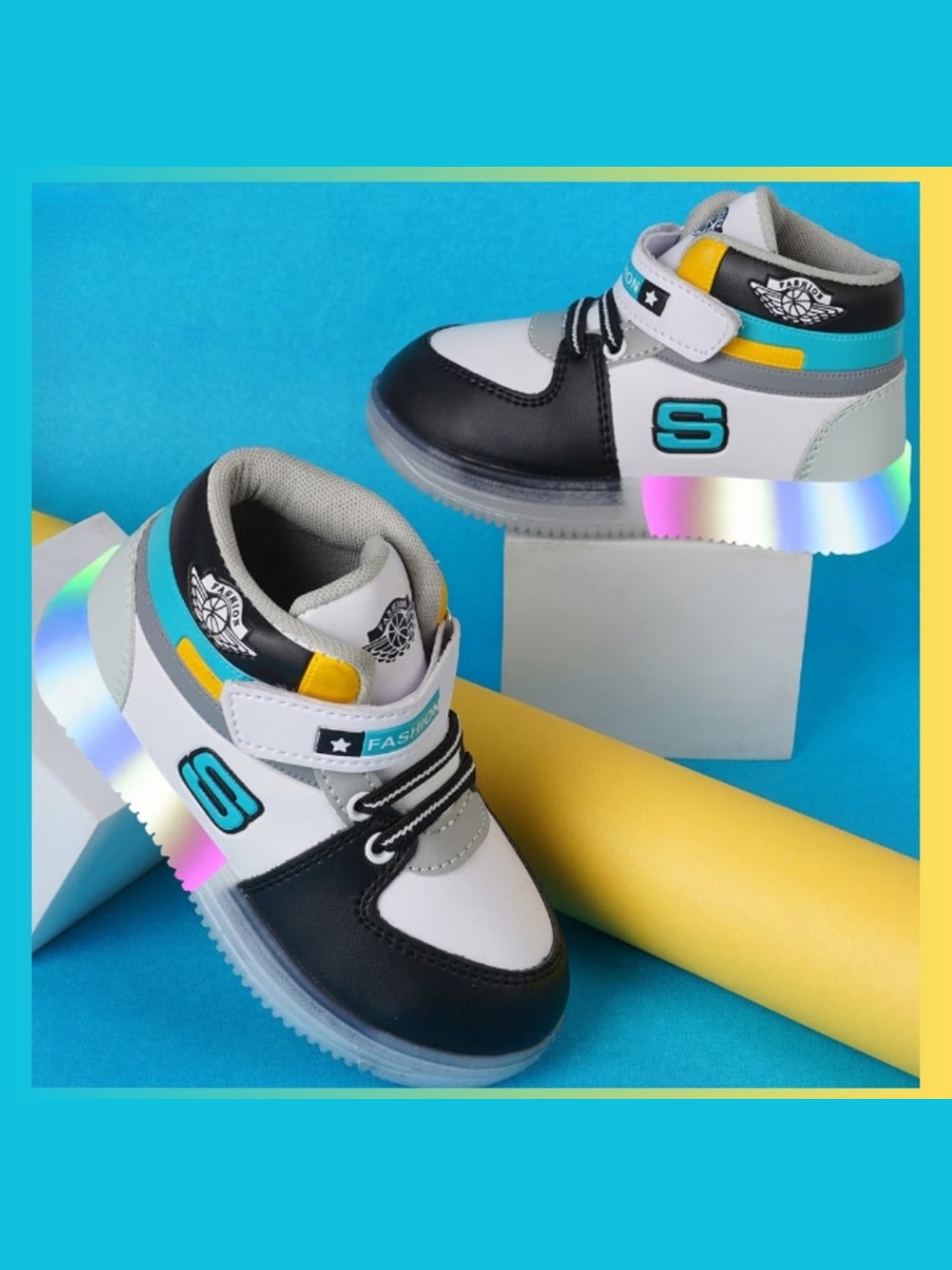 

BAESD Kids Colourblocked Round Toe Lightweight LED Sneakers, Black