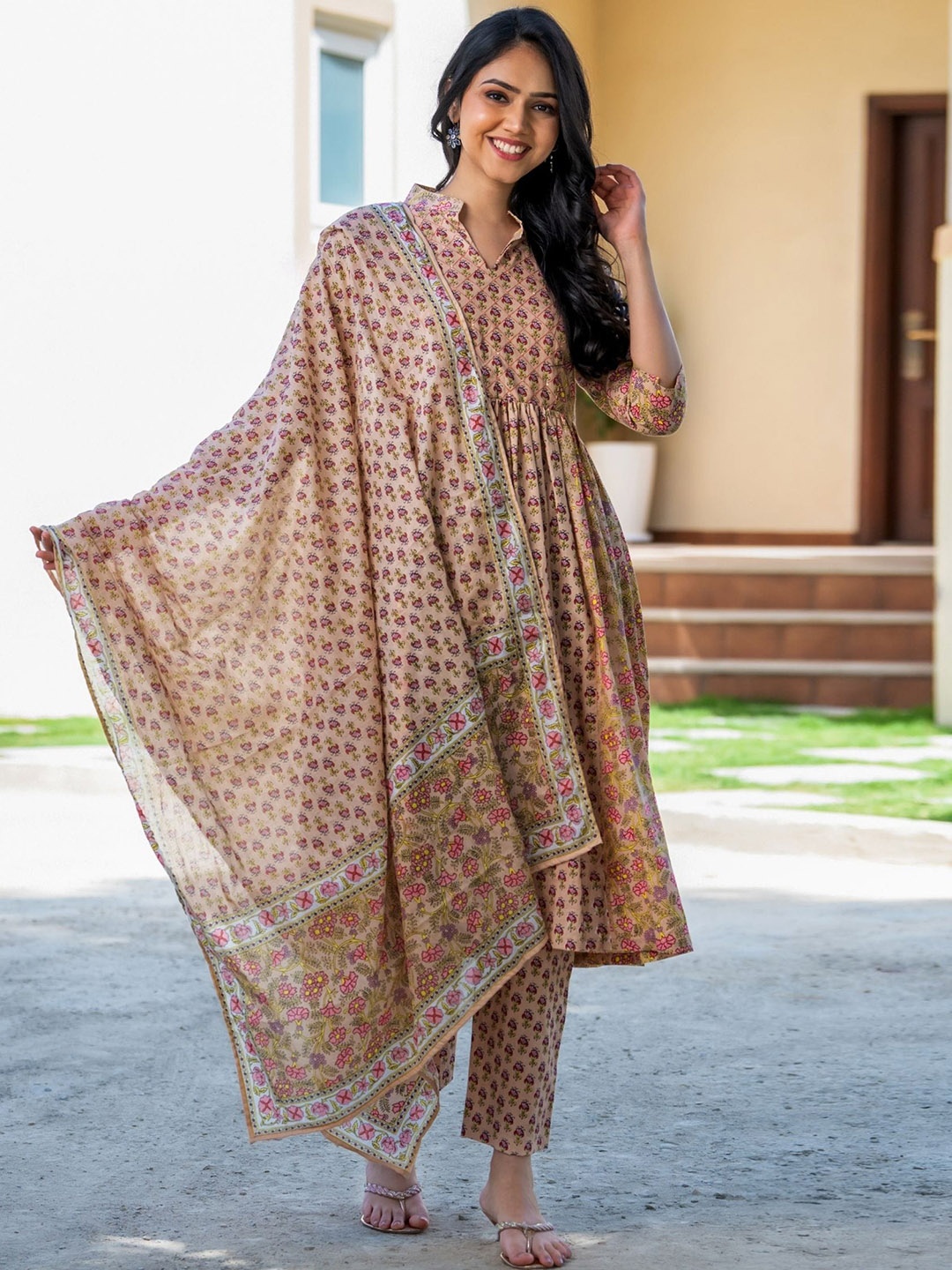 

HOUSE OF JAMOTI Ethnic Motifs Printed Regular Pure Cotton Kurta with Trousers & Dupatta, Beige