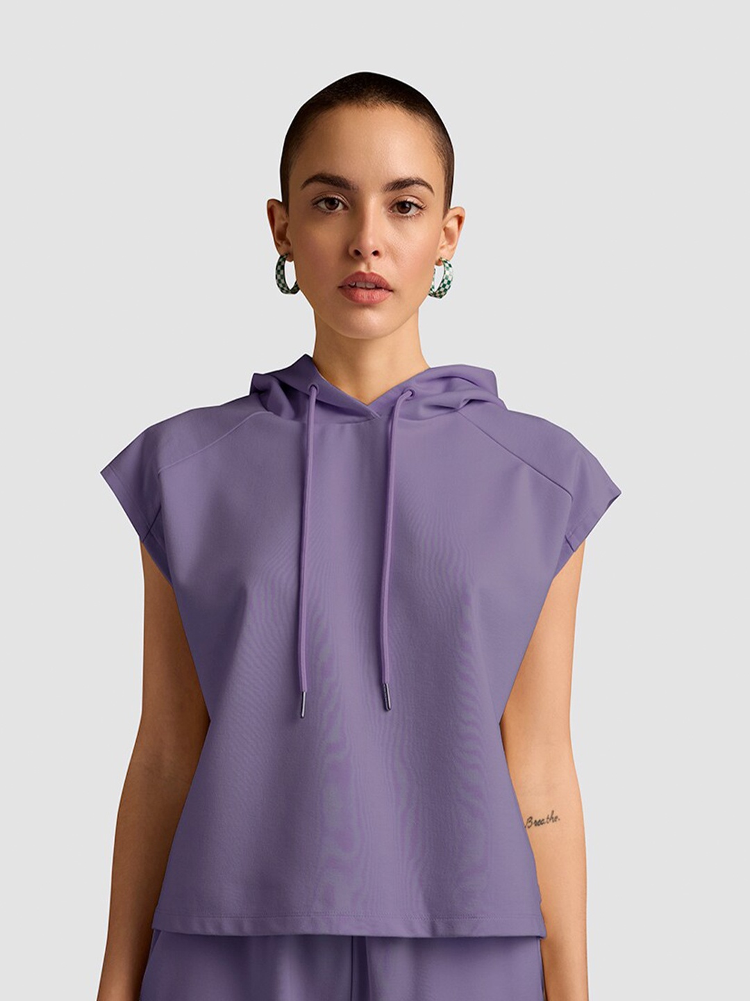 

Muvazo Hooded Neck Extended Sleeves Top, Purple