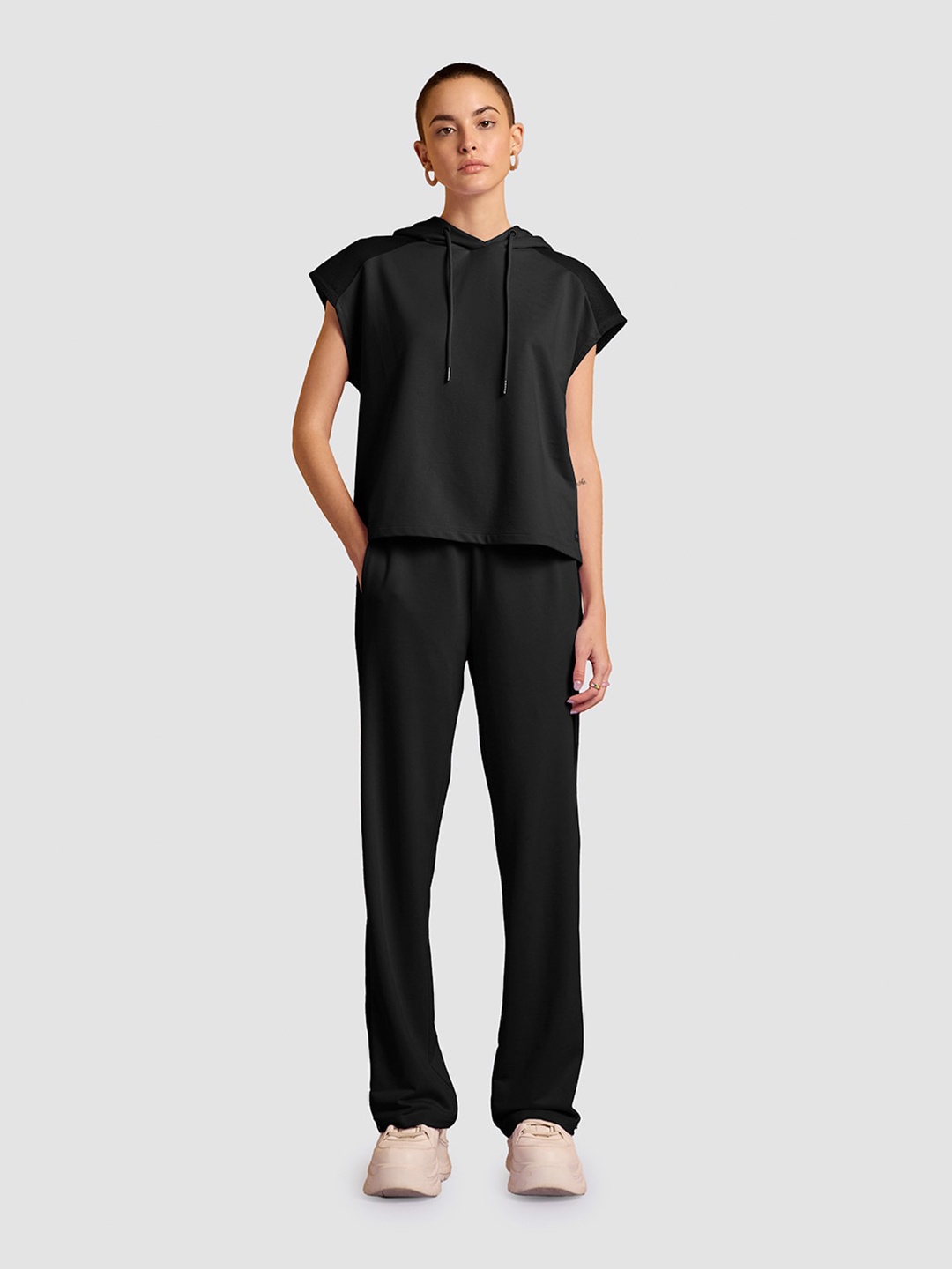 

Muvazo Hooded Extended Sleeves Oversized Top, Black