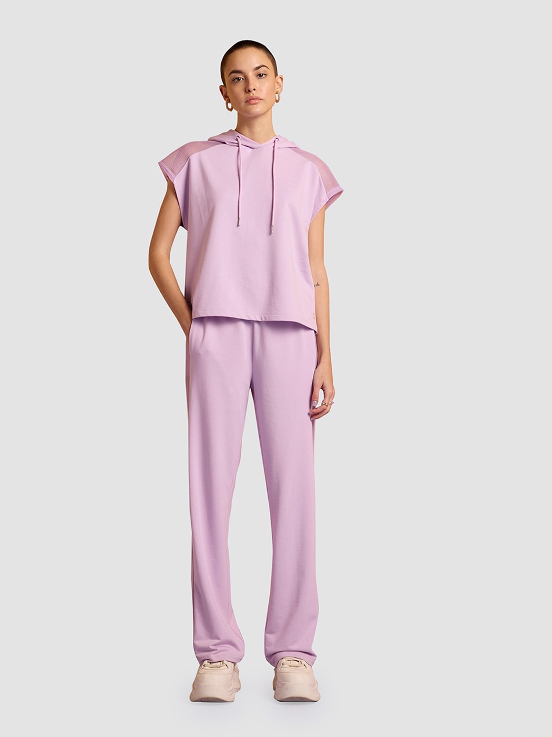 

Muvazo Hooded Neck Extended Sleeves Top, Lavender