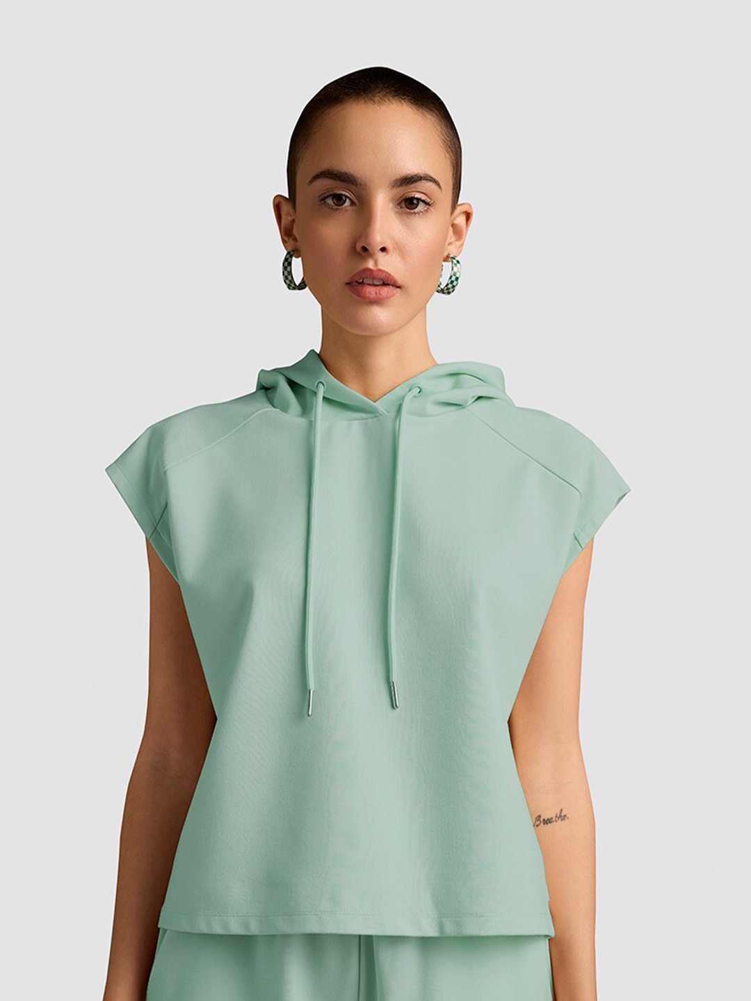 

Muvazo Surf Spray Hooded Cap Sleeves Styled Back Top, Turquoise blue