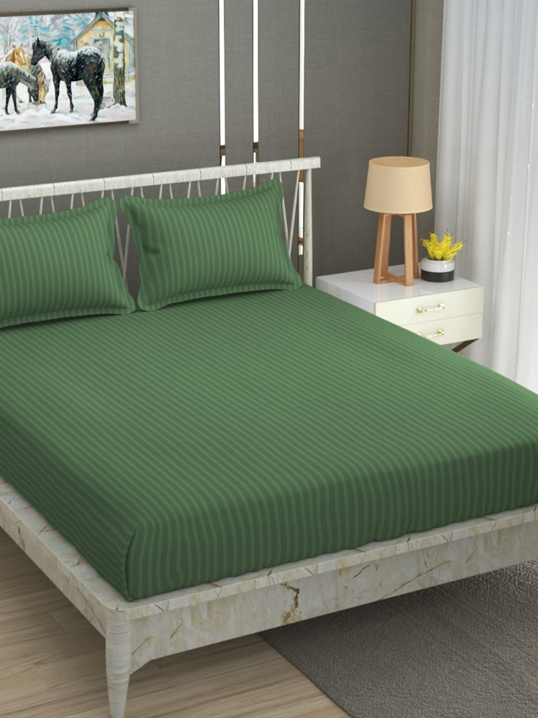 

UrbanArts Green Striped 200 TC King Bedsheet With 2 Pillow Covers